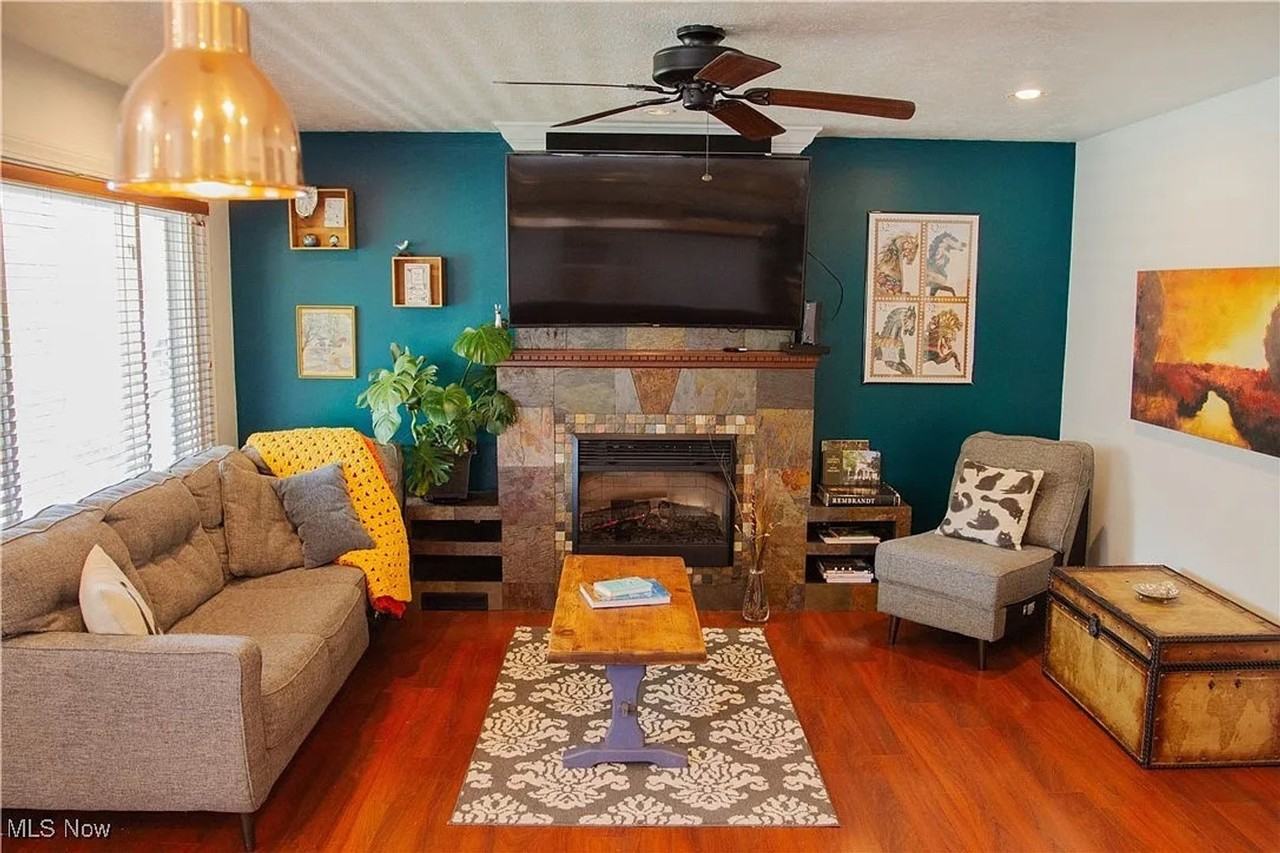 4269 W 180th St - Photo 2 of 9