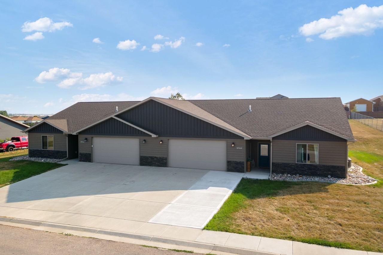 22742 Rando Ct - Photo 2 of 32