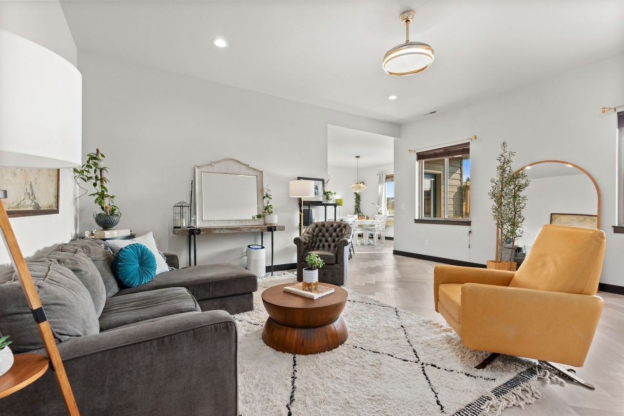22742 Rando Ct - Photo 3 of 32