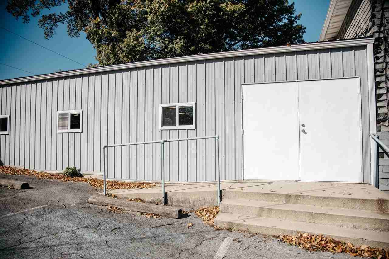 250 W Main St - Photo 2 of 6