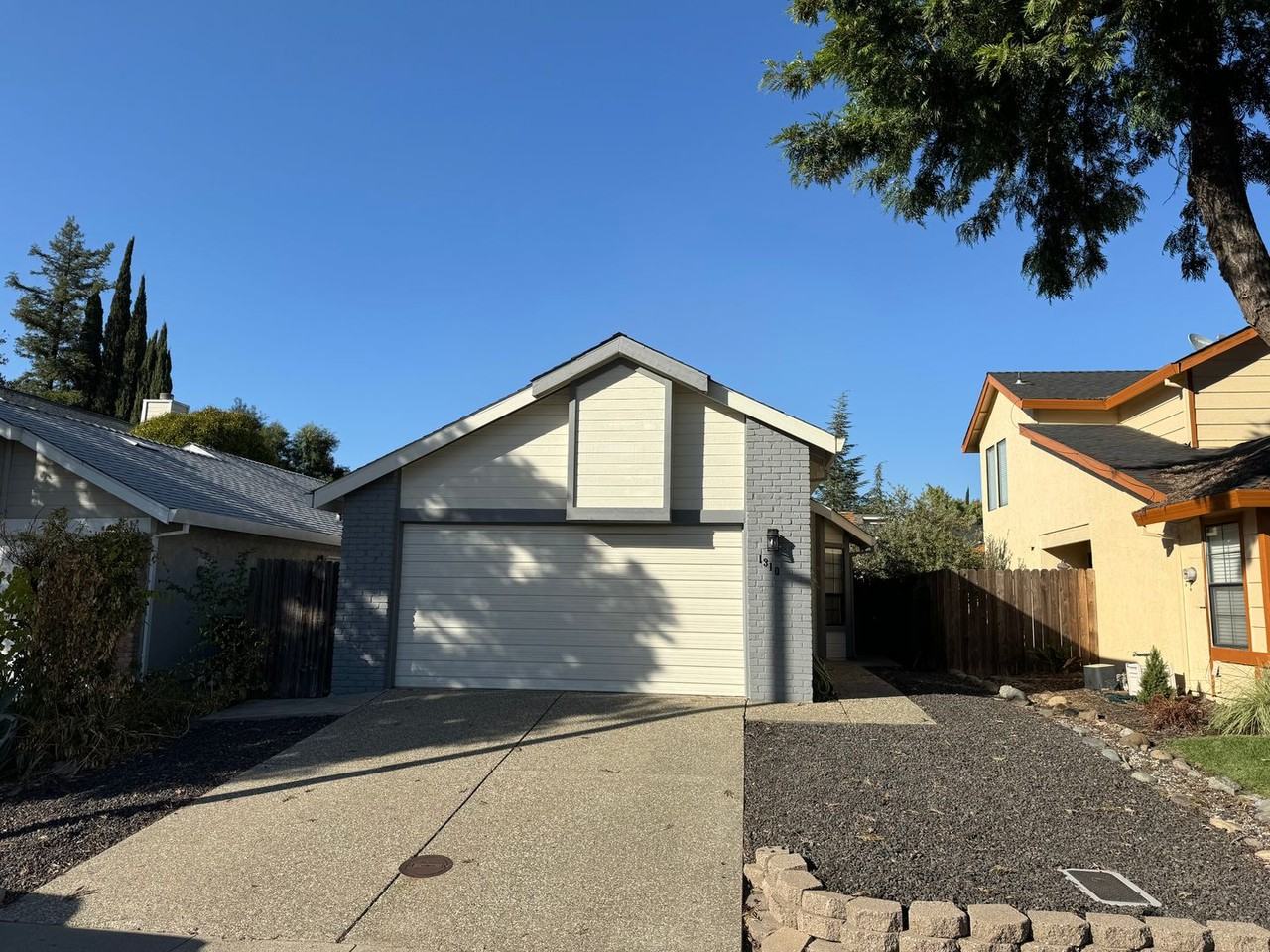1310 Puebla Way - Photo 3 of 22