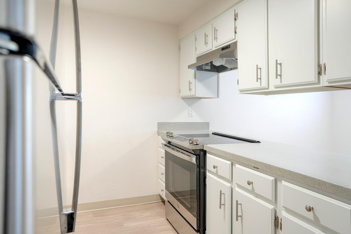 5111 S Regal St - Photo 7 of 24