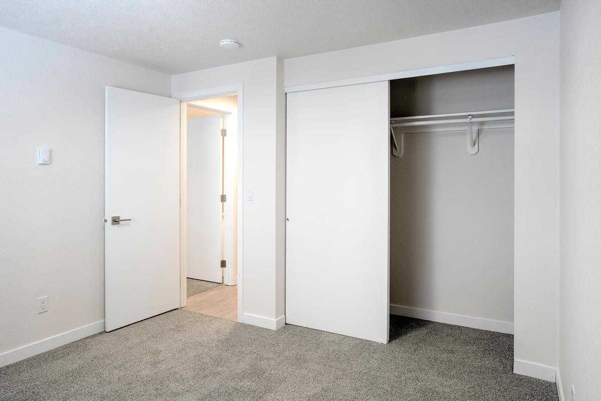 5111 S Regal St - Photo 6 of 24