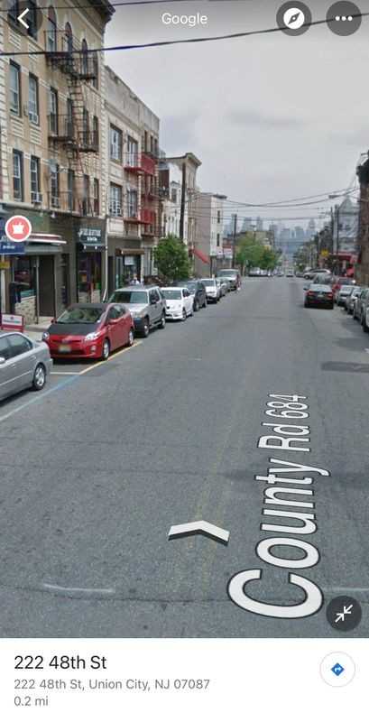 222 48th St - Photo 5 of 26