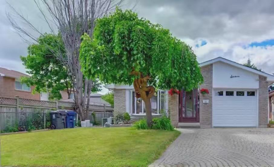 16 Bridley Dr, Toronto, ON M1V 1A9 3 Bedroom Apartment for 3,500/month