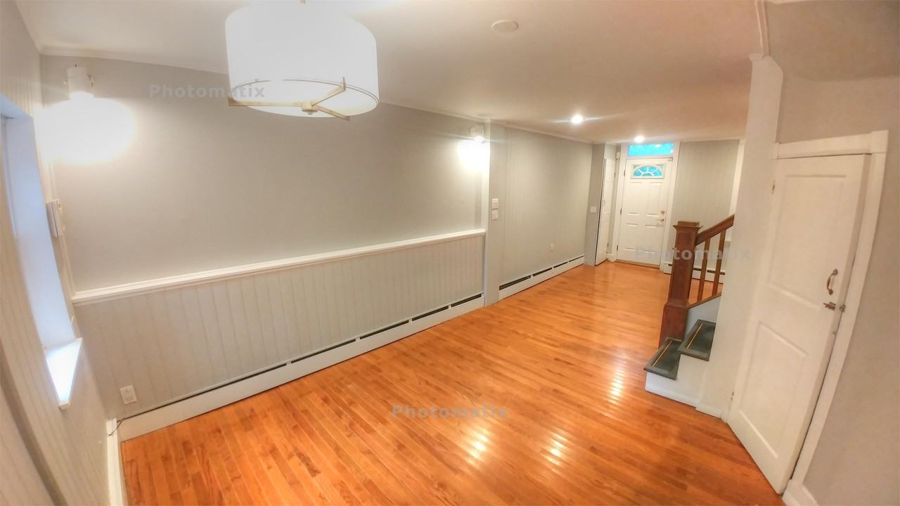 1805 Bank St - Photo 3 of 15