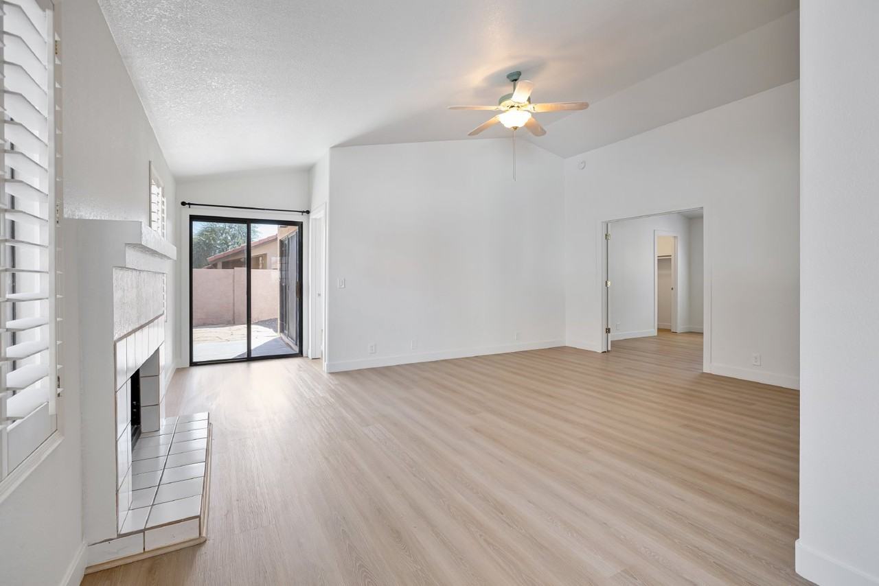 4531 E Amberwood Dr - Photo 6 of 32