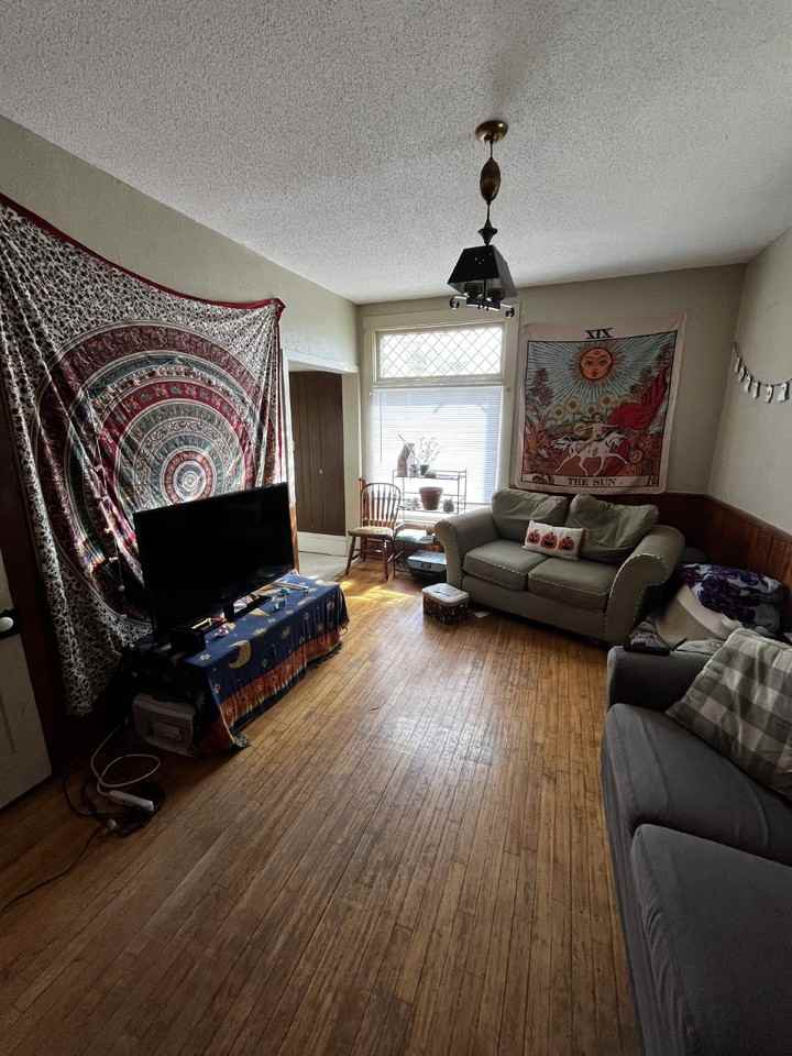 516 Hudson Street - Photo 4 of 25