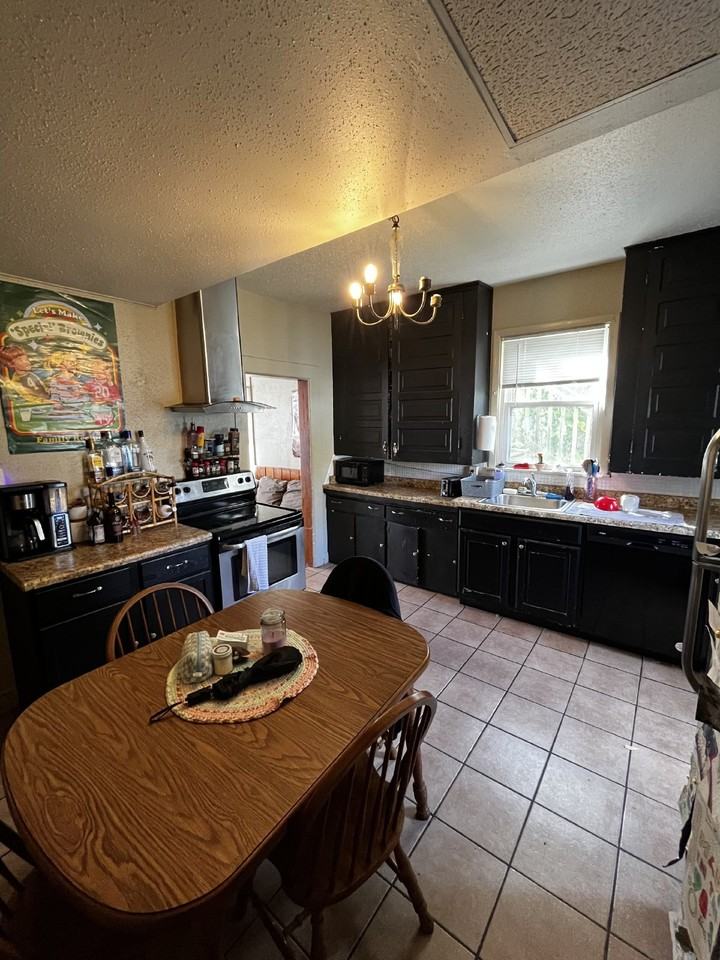 516 Hudson Street - Photo 6 of 25