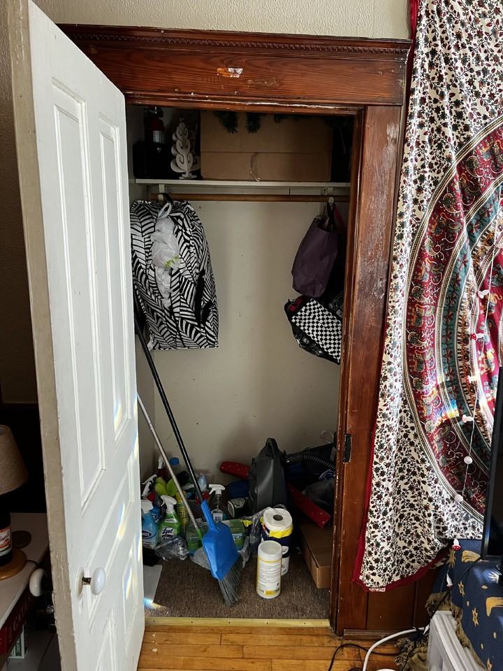 516 Hudson St - Photo 5 of 24