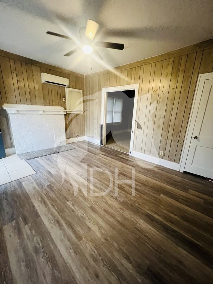 224 W Iowa Ave - Photo 3 of 11