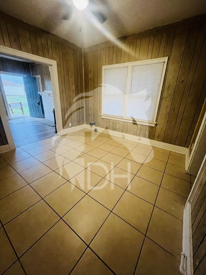 224 W Iowa Ave - Photo 5 of 11