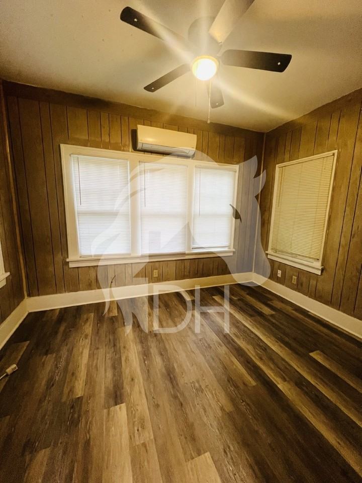 224 W Iowa Ave - Photo 7 of 11