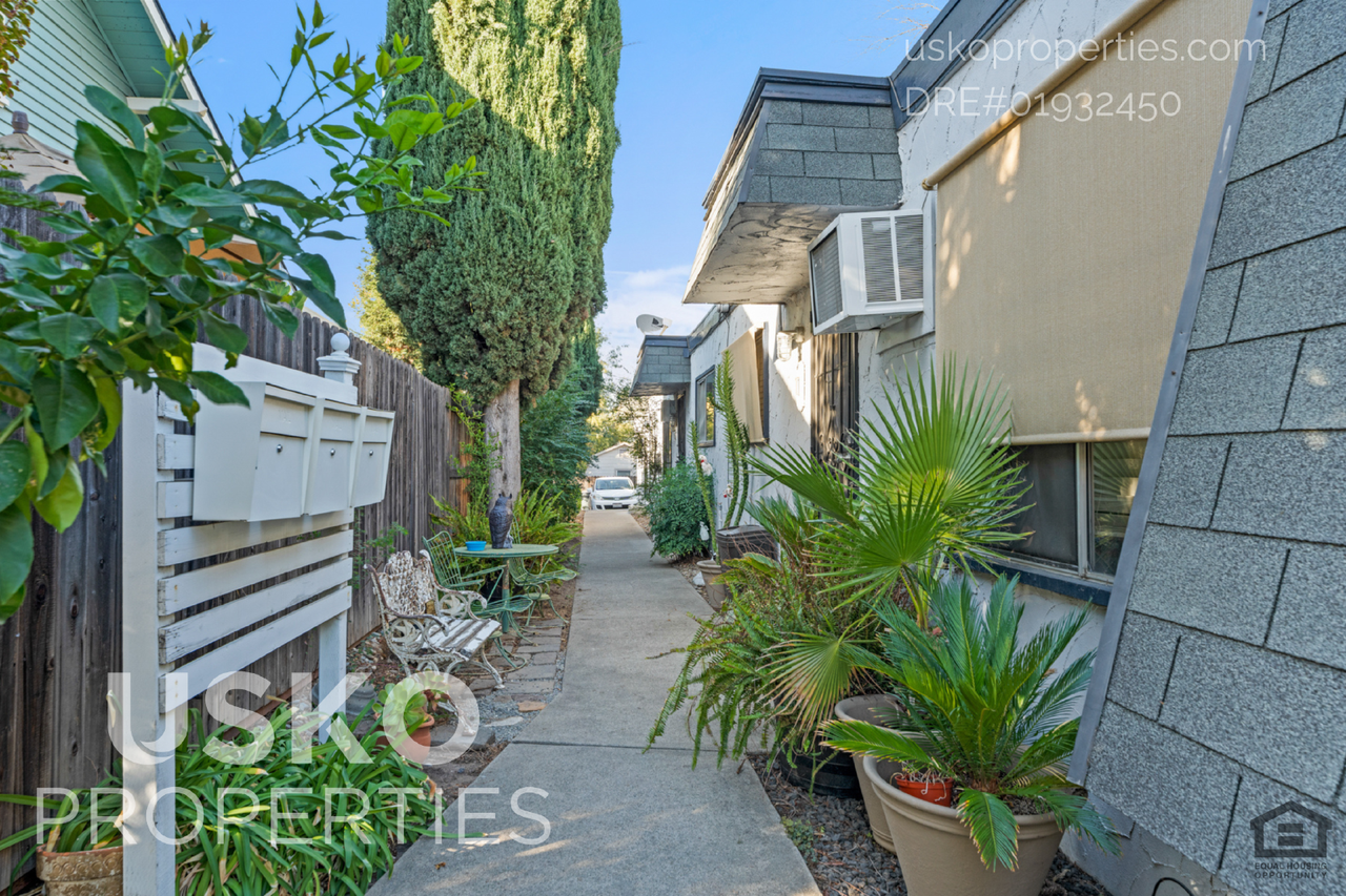 314 Grove St - Photo 2 of 28