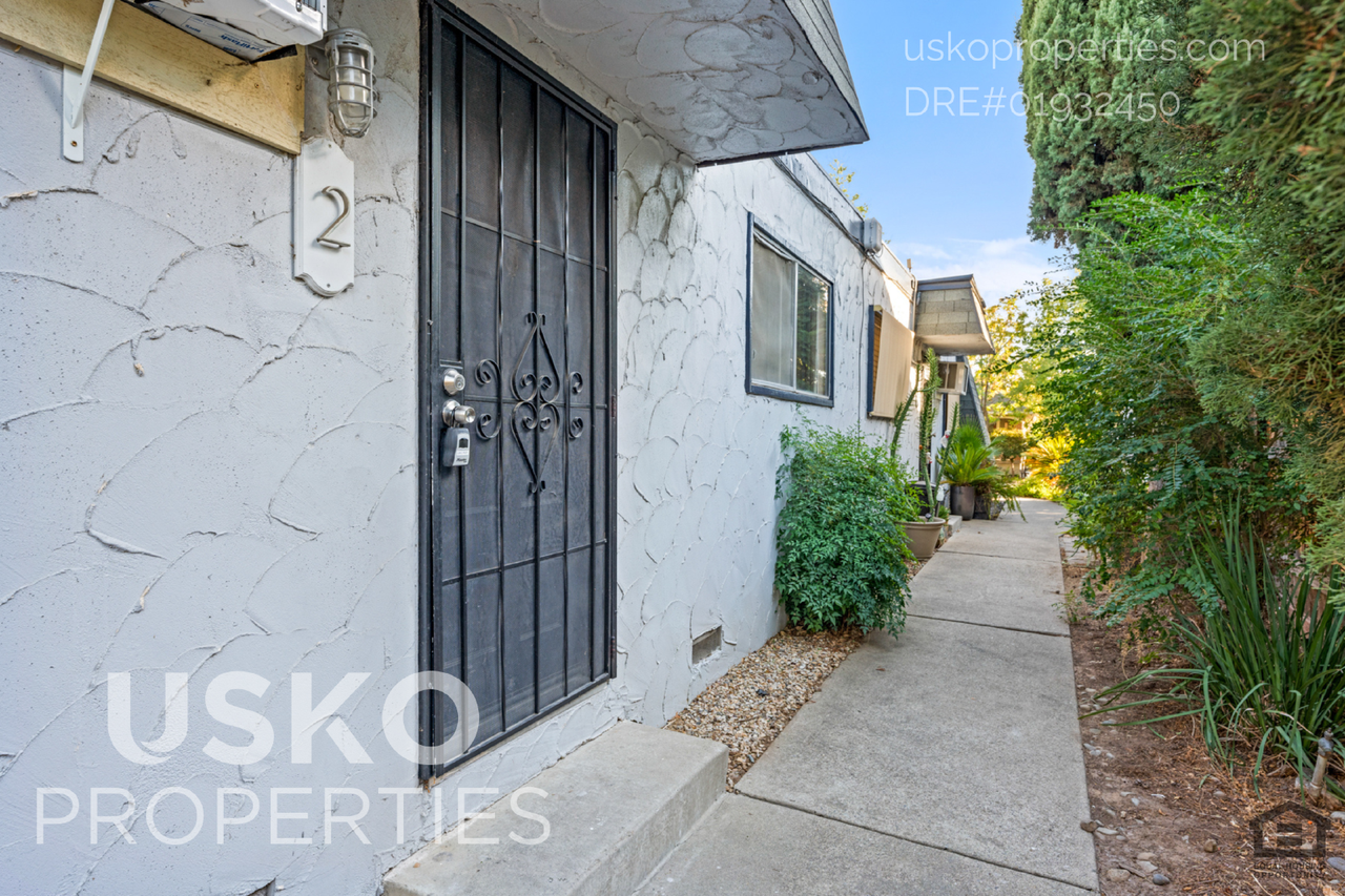 314 Grove St - Photo 3 of 28