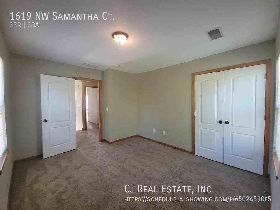 1619 Northwest Samantha Court - Photo 6 of 11