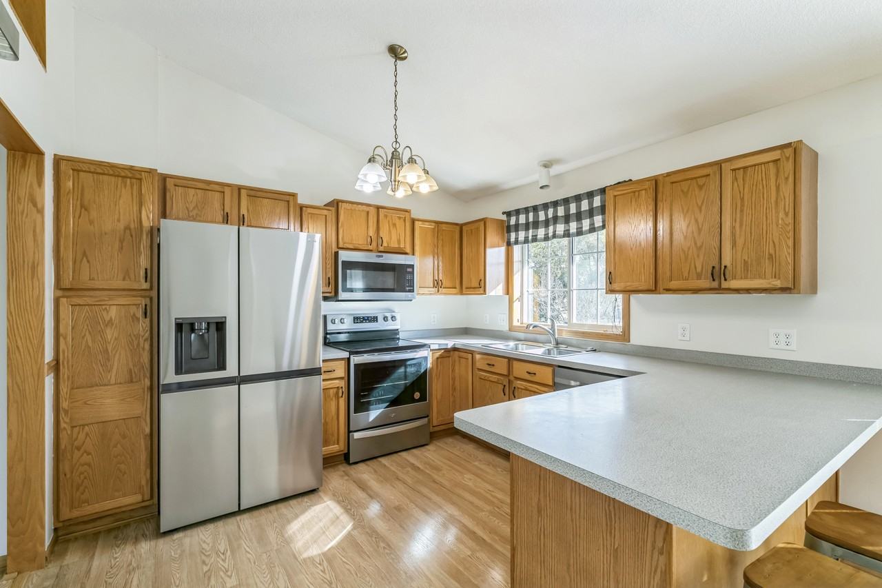 1008 Oak St #NA - Photo 4 of 28