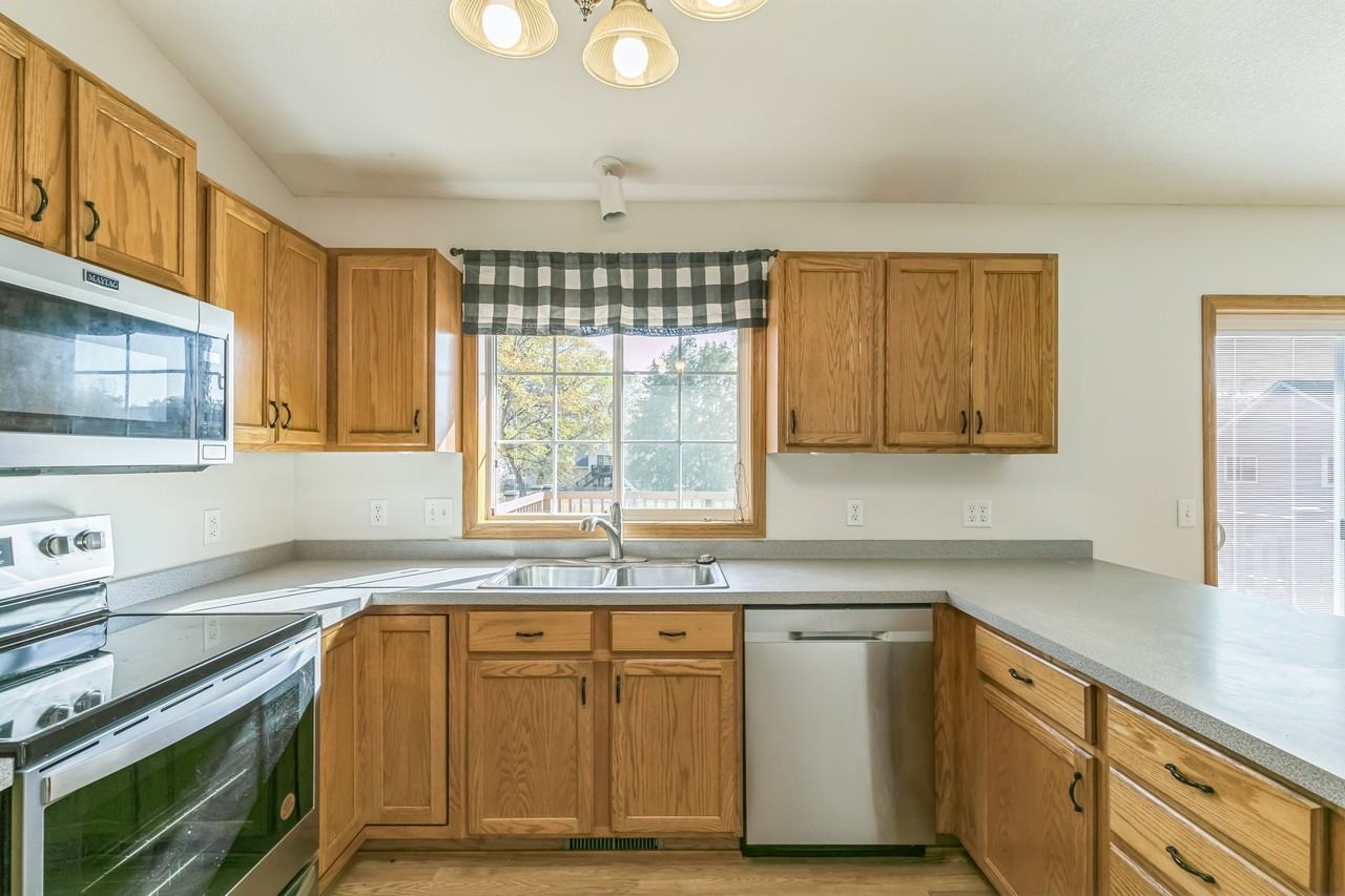 1008 Oak St #NA - Photo 5 of 28