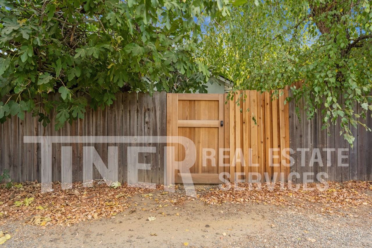 1609 Alligator Aly - Photo 4 of 16