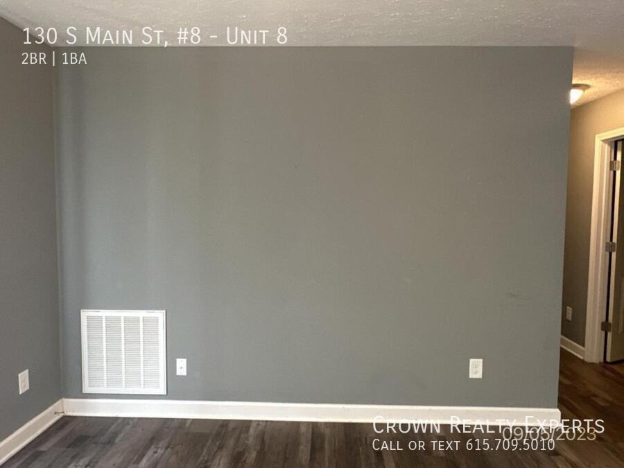 130 Main St S #8 - Photo 4 of 11