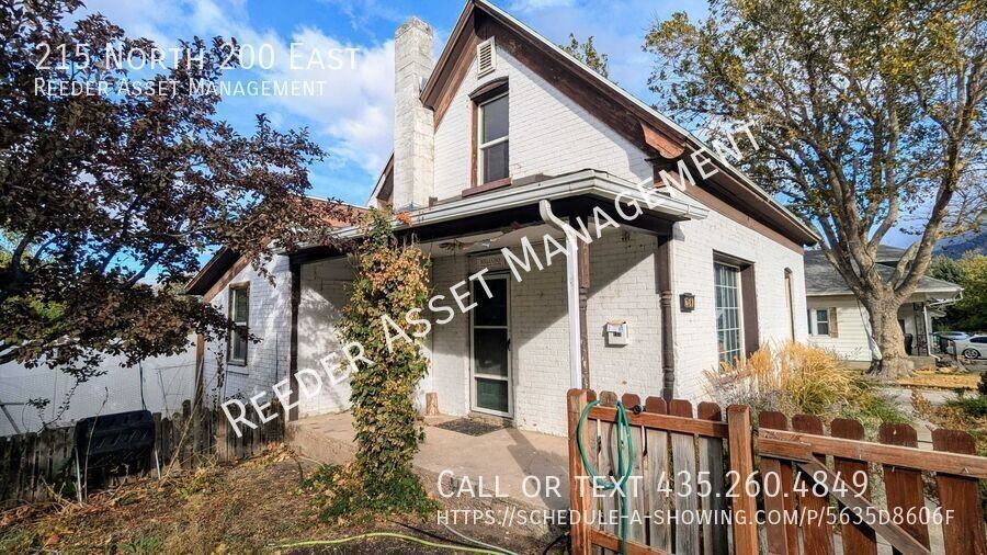 215 N 200 E - Photo 3 of 18