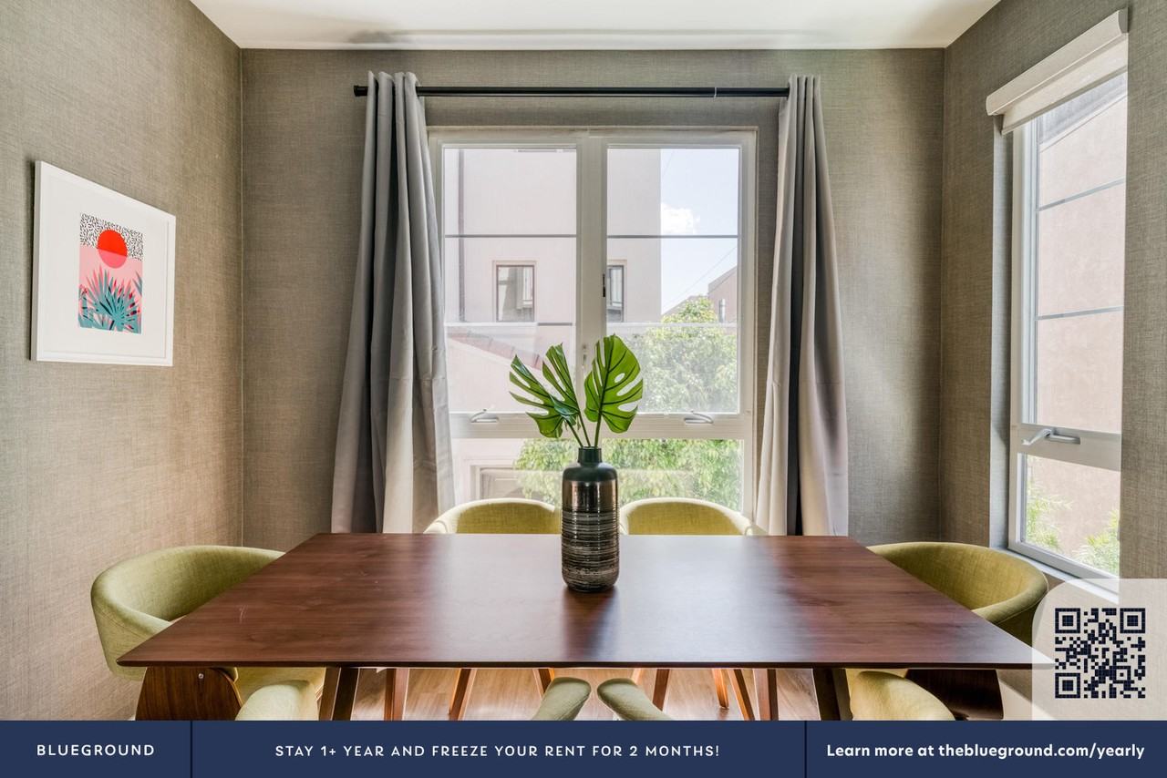 10734 Bloomfield St #1163 - Photo 7 of 24