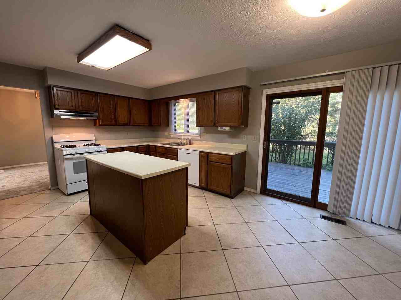 30 Chiswick Cir - Photo 2 of 22