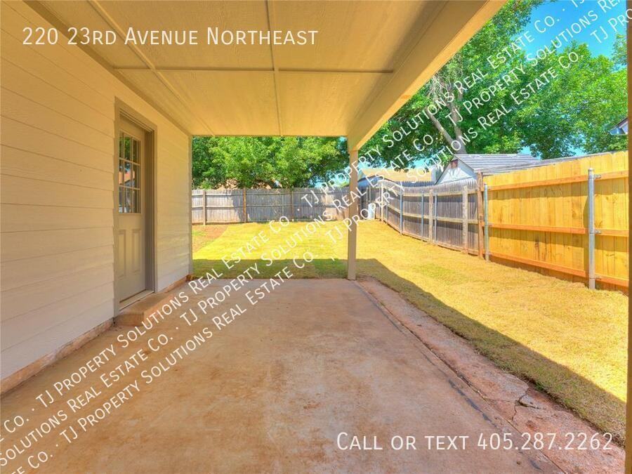 220 23rd Ave Ne - Photo 2 of 11