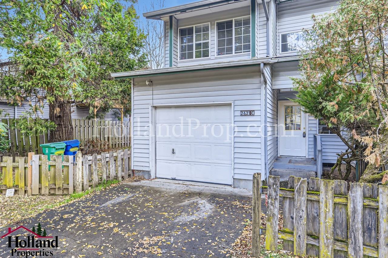 2621 Southeast 174th Avenue #C - Photo 3 of 29