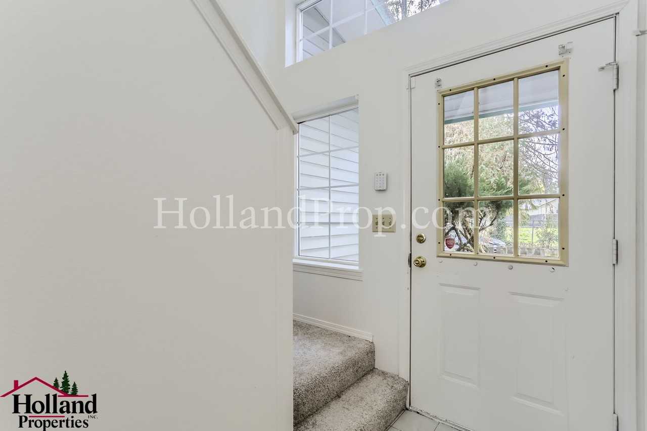 2621 Southeast 174th Avenue #C - Photo 5 of 29