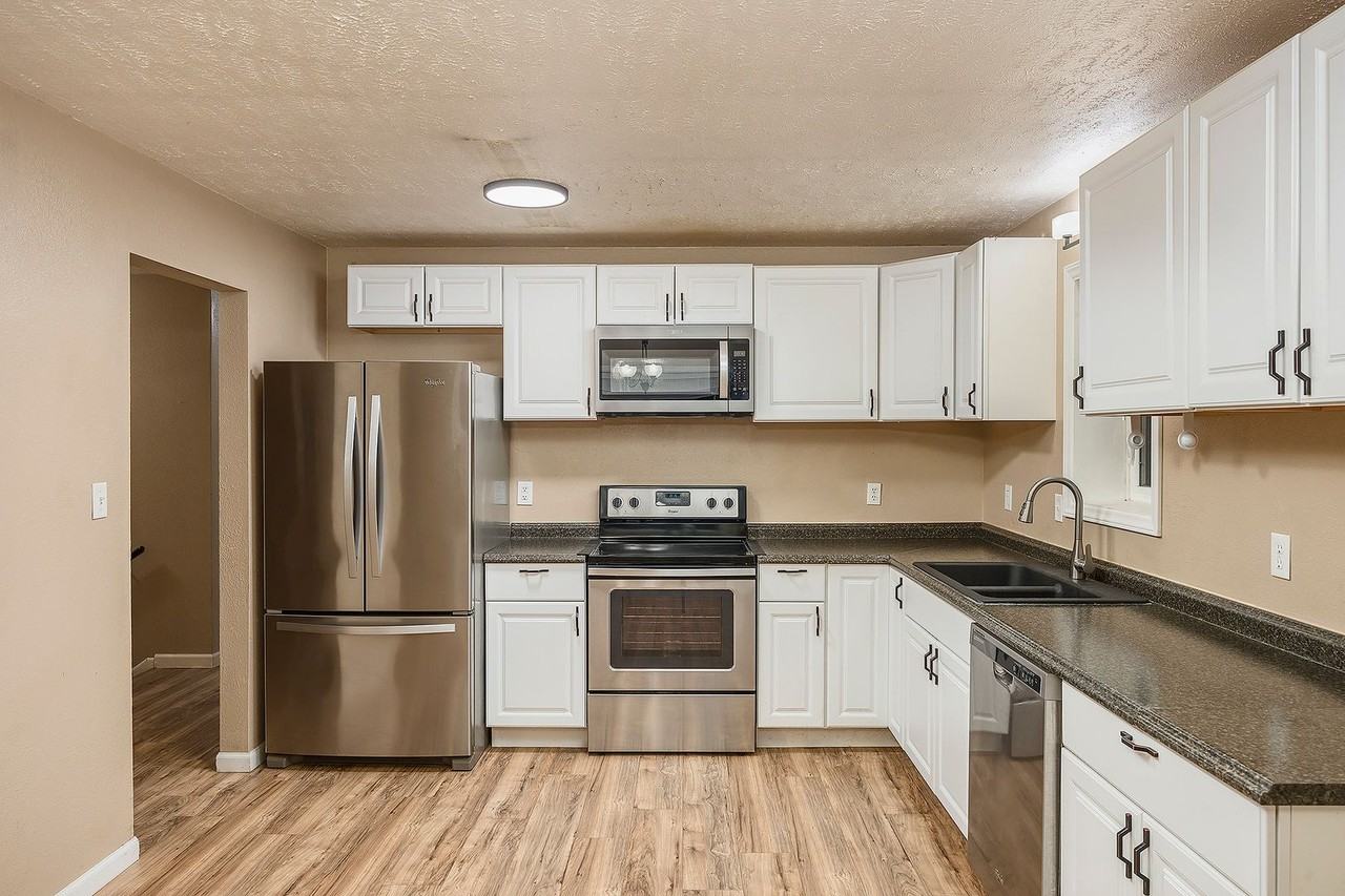 3214 Wyatt Rd - Photo 3 of 21