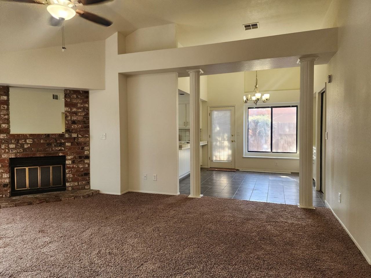 9001 Crowningshield Dr - Photo 4 of 25