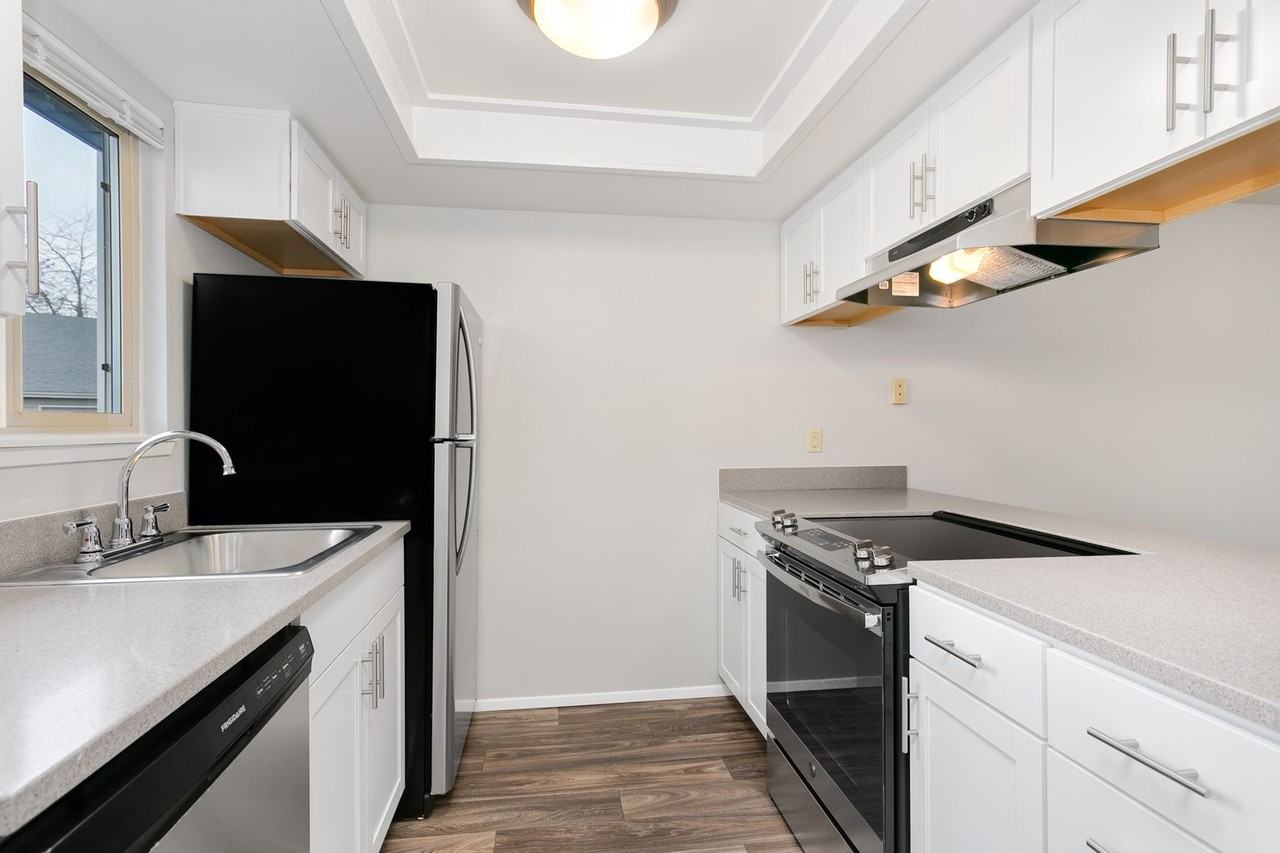 Division Street Townhomes - Photo 3 of 17