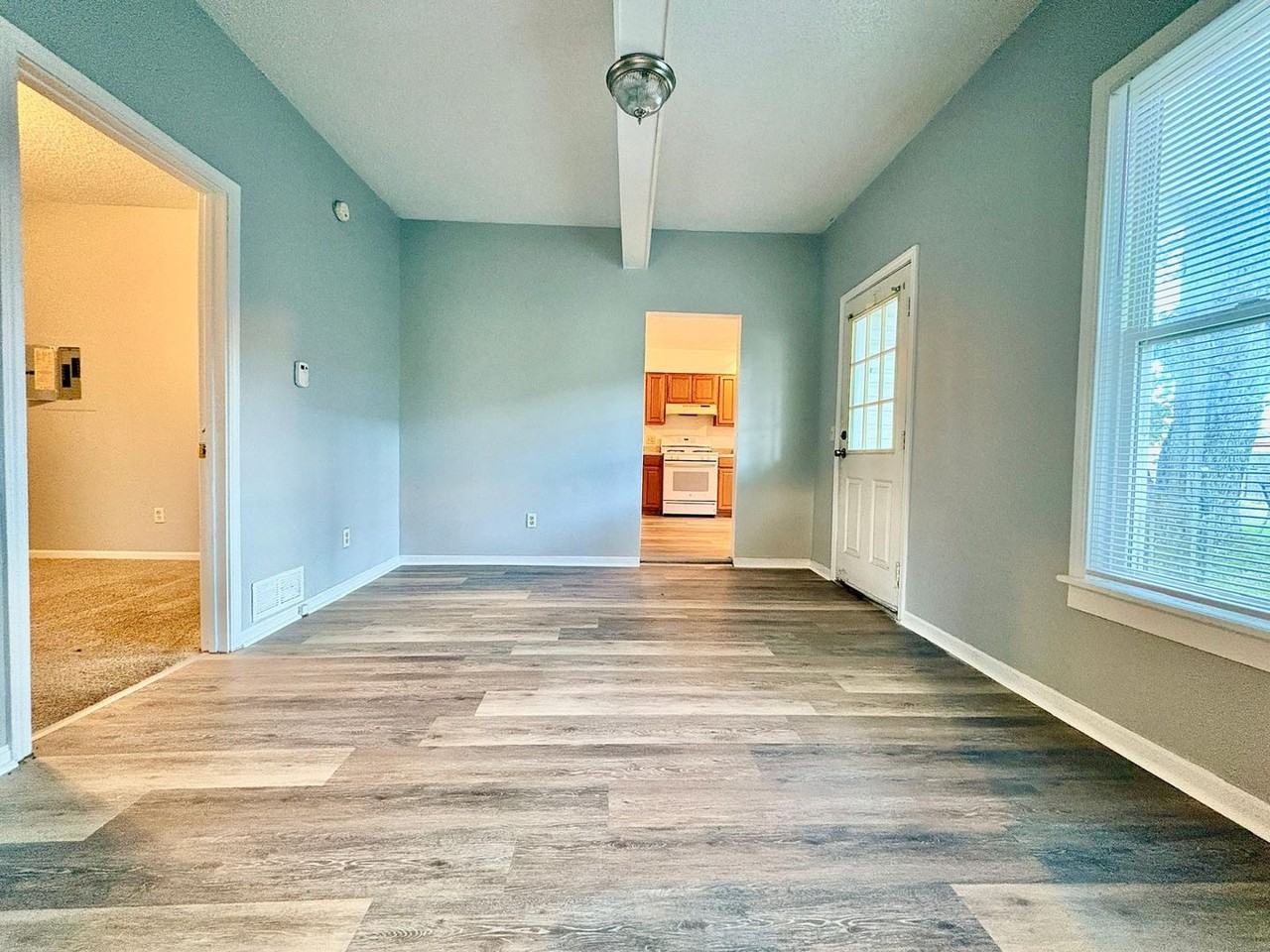 919 S Logan St - Photo 3 of 18