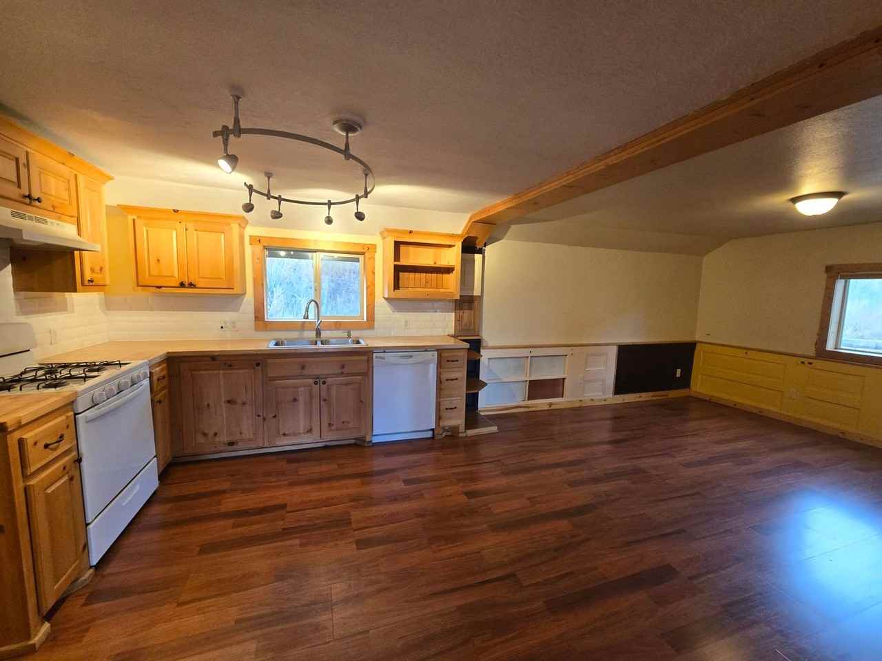 266 S 9th St - Photo 3 of 18