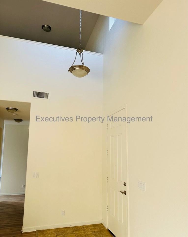 182 Oleander Dr - Photo 2 of 30