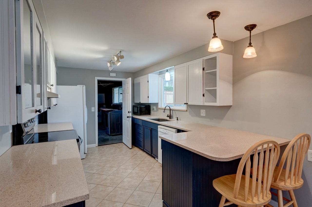 1056 Sw 4th Ave - Photo 2 of 22