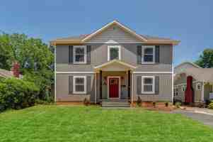 featured image of 1345 E Cherry St