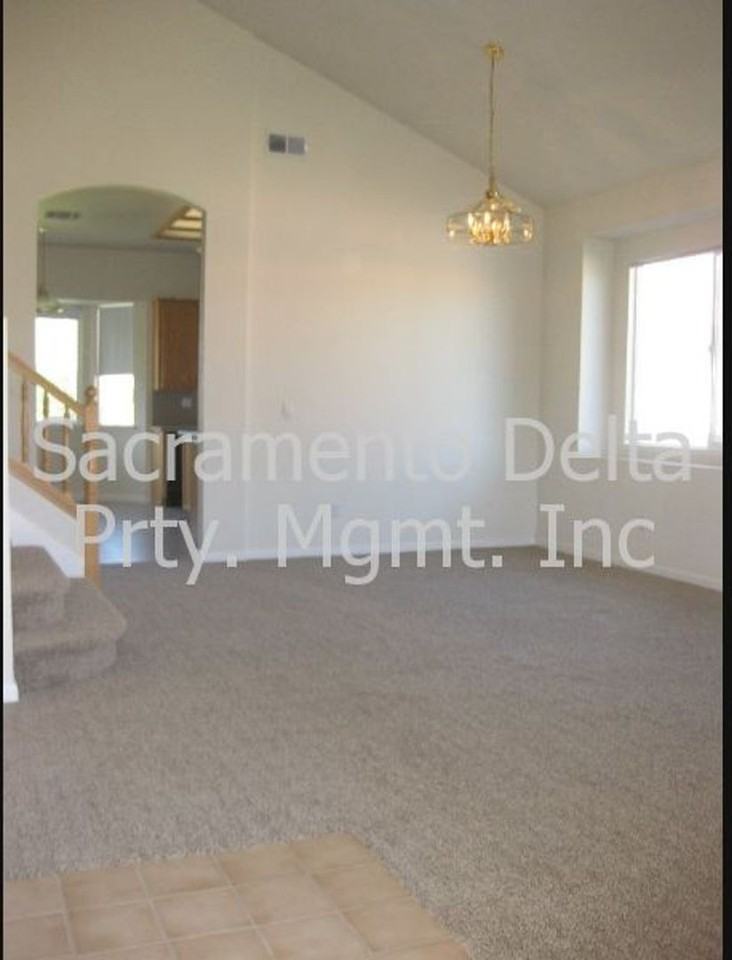 9169 Hemsworth Way - Photo 2 of 14