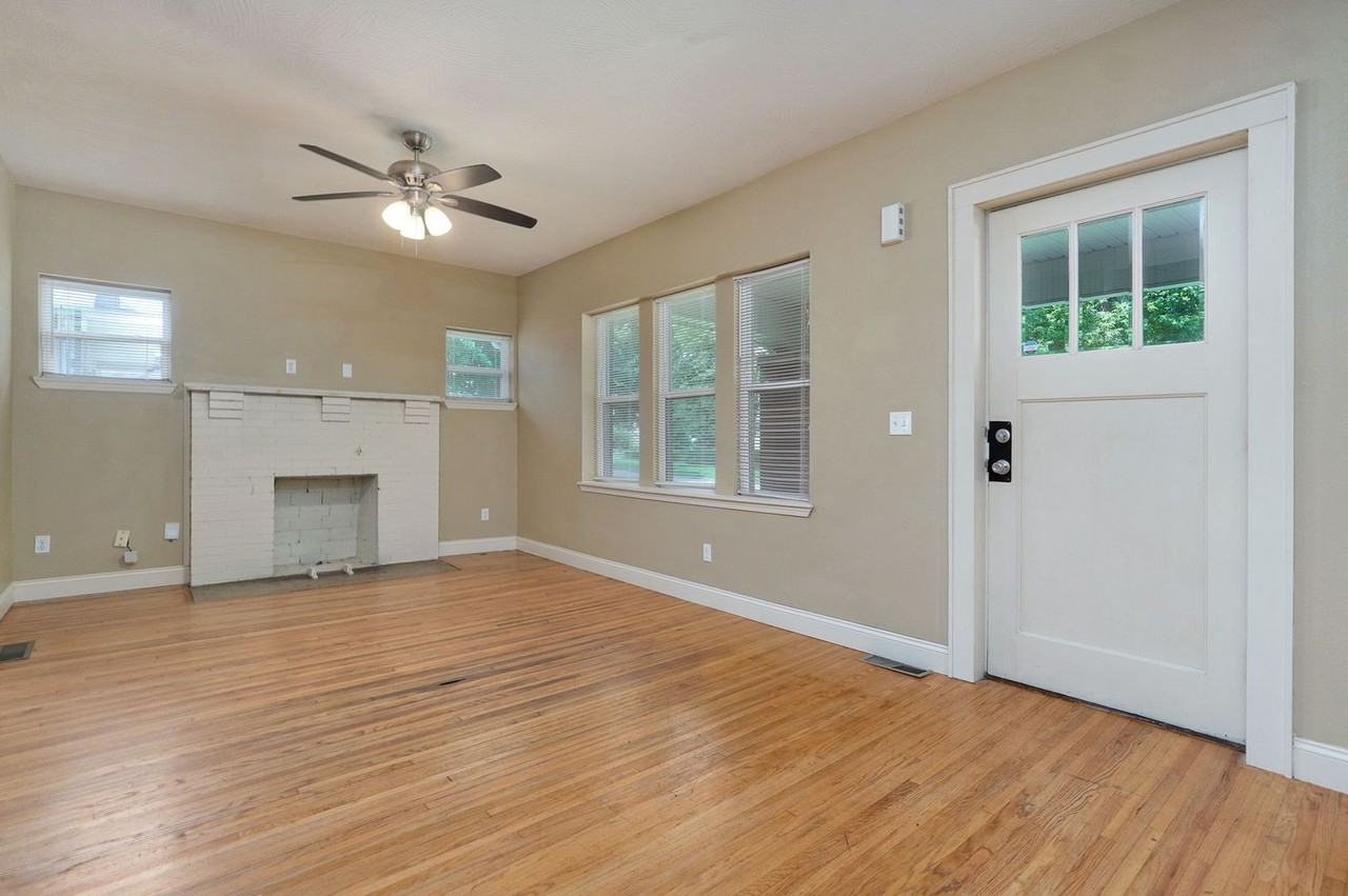 631 S Kickapoo Ave - Photo 4 of 22