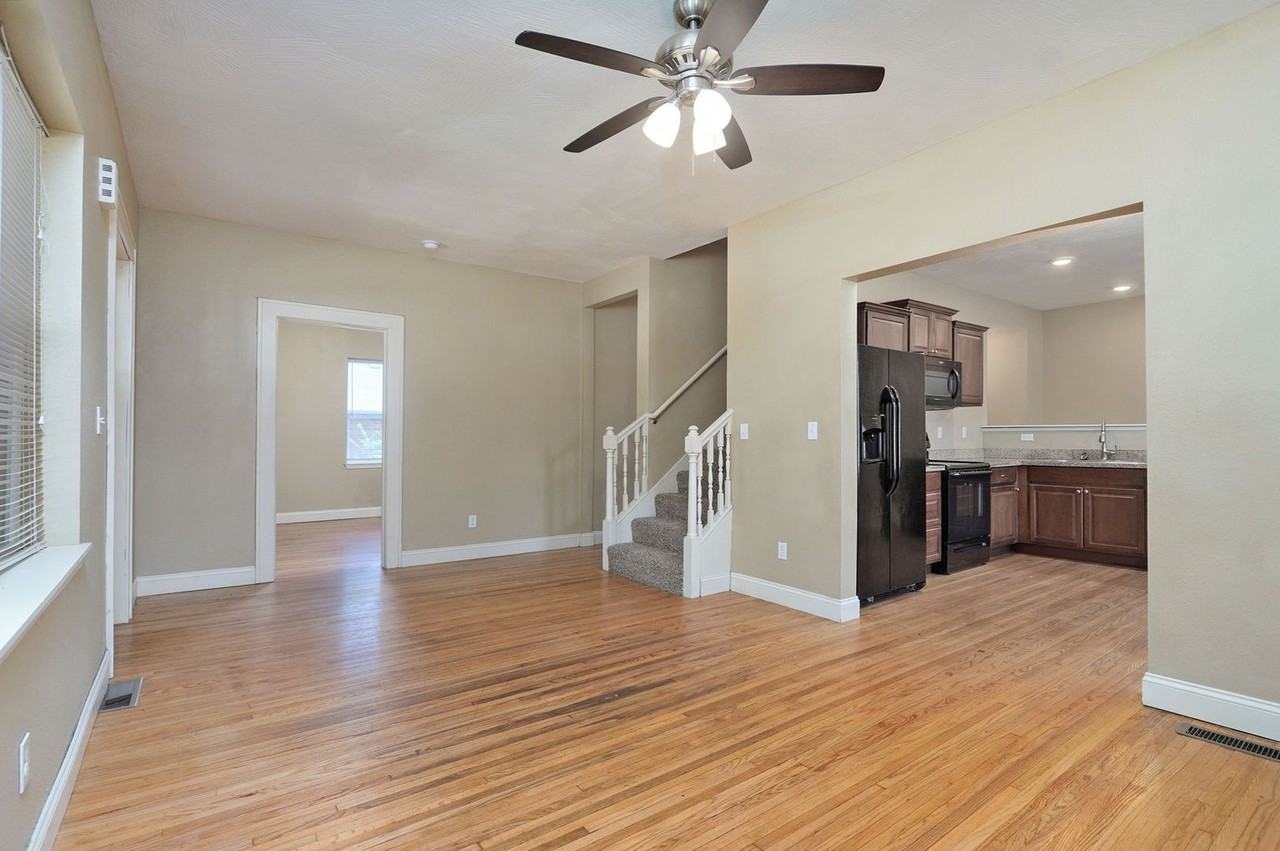 631 S Kickapoo Ave - Photo 5 of 22