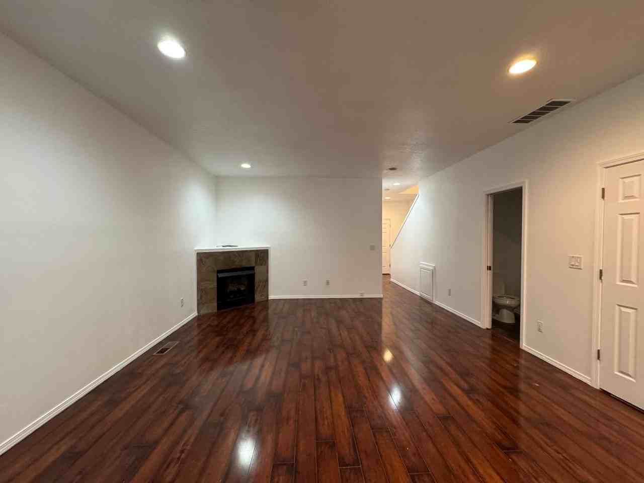 7400 Ne Shaleen St - Photo 2 of 12