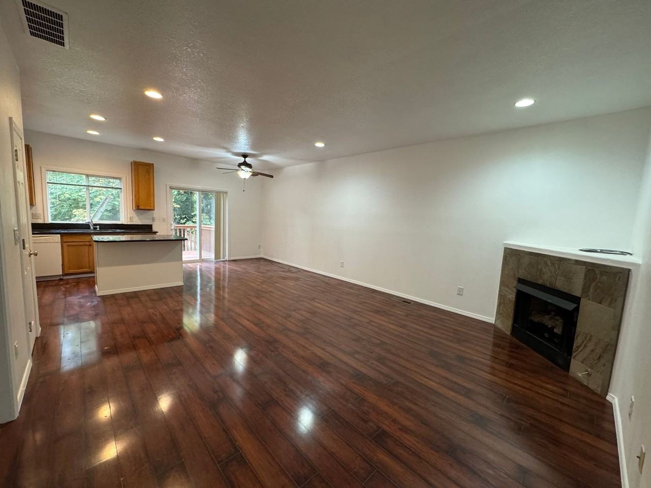 7400 Ne Shaleen St - Photo 3 of 12