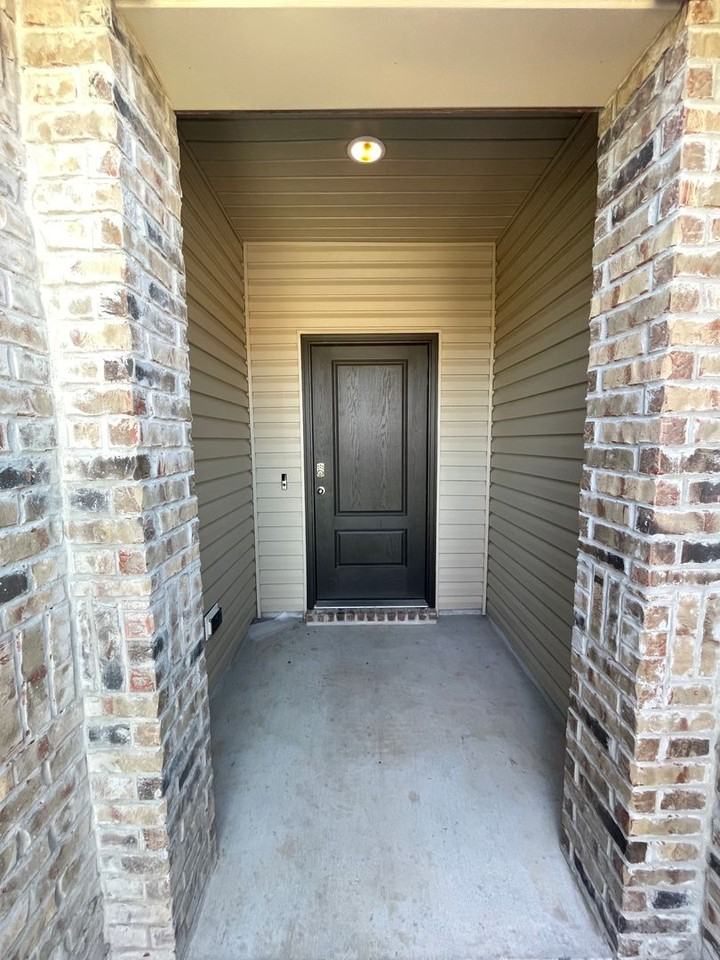 9512 Squire Ln - Photo 2 of 28