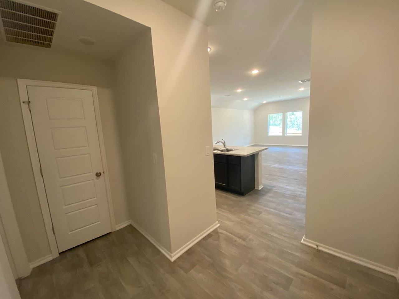 9512 Squire Ln - Photo 3 of 28
