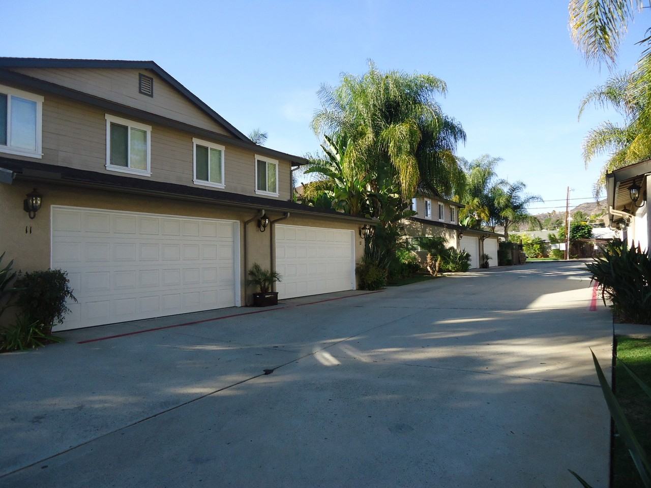 1133 Persimmon Ave #10 - Photo 4 of 17