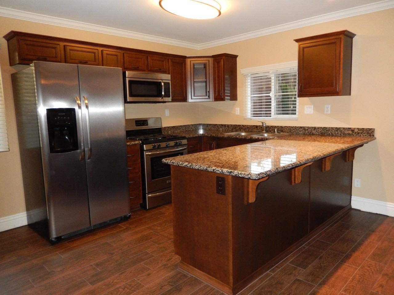 1133 Persimmon Ave #10 - Photo 7 of 17