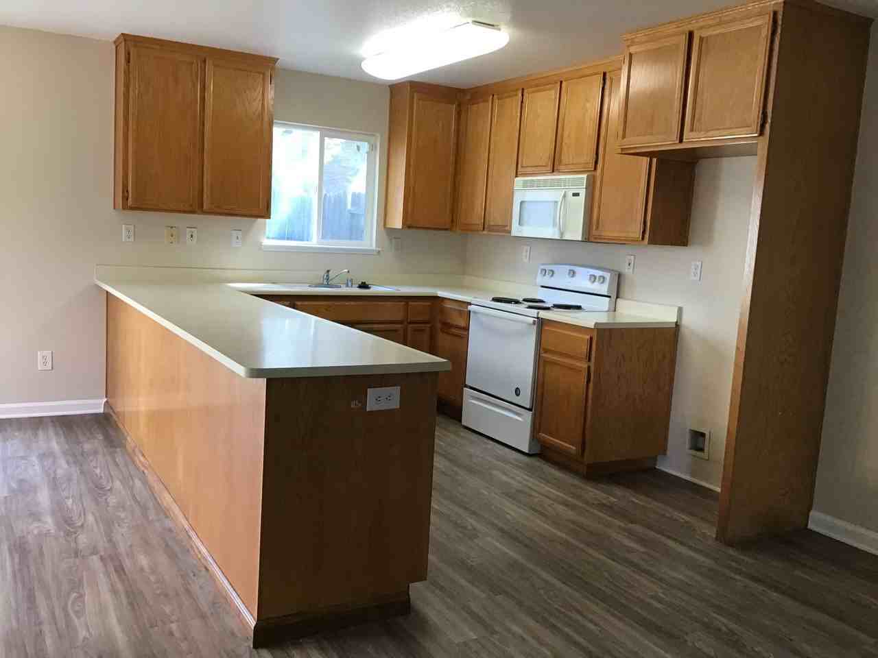 4012 Wimbledon Dr - Photo 2 of 14