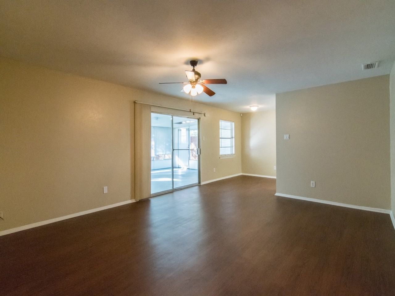 12104 Bishop Dr - Photo 3 of 20