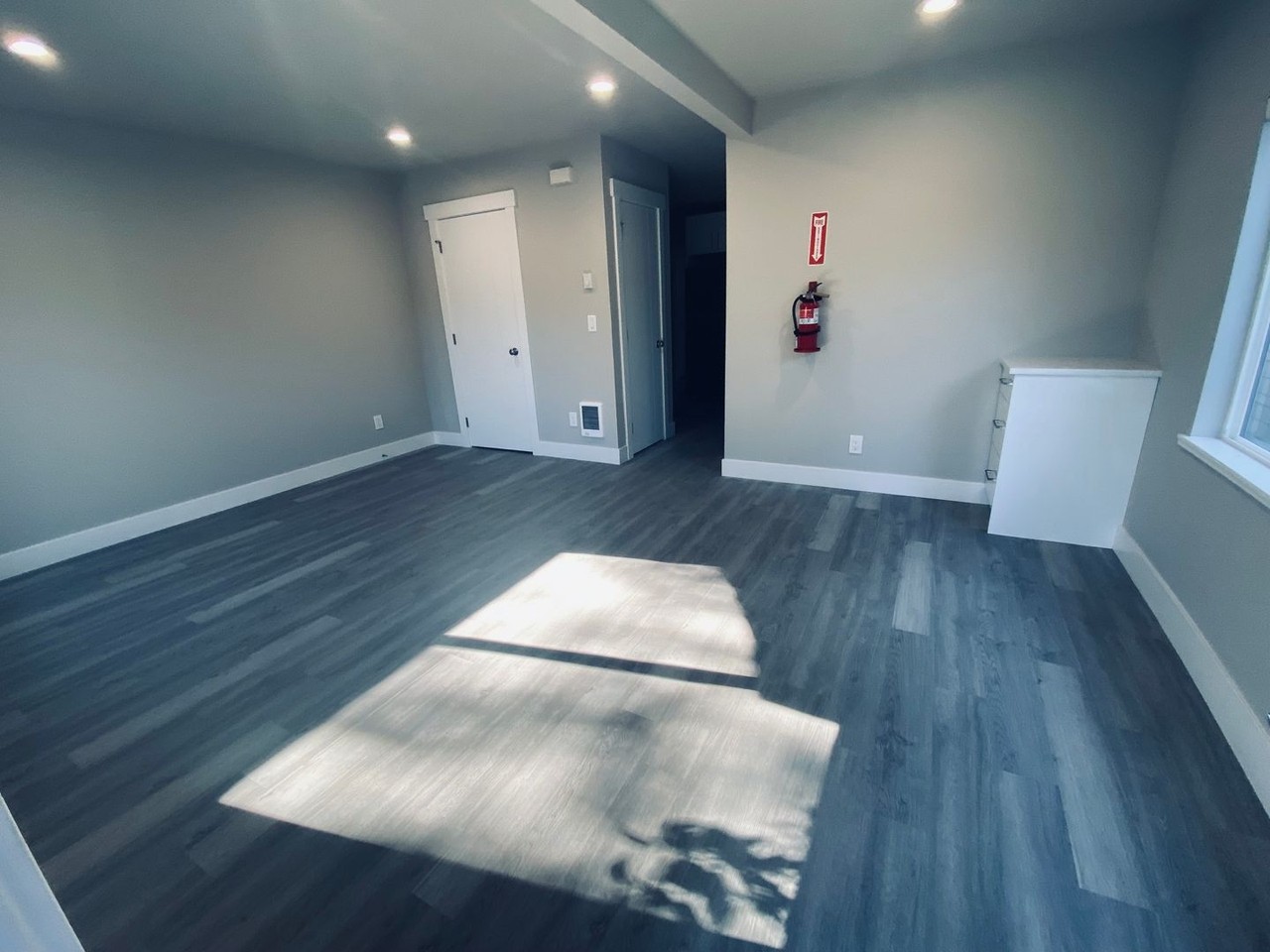 3405 Rockefeller Ave #B - Photo 3 of 29